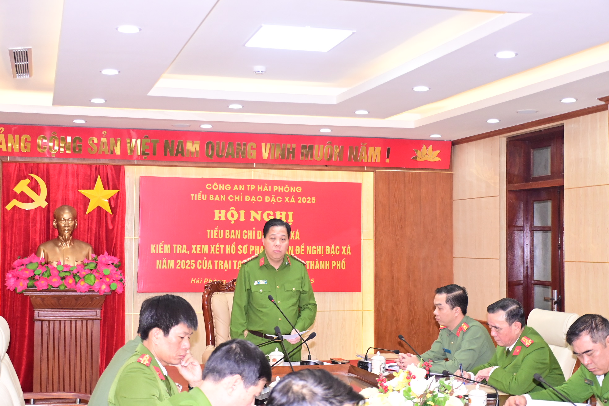 Kiểm tra, xem xét 57 phạm nhân được đề nghị đặc xá năm 2025